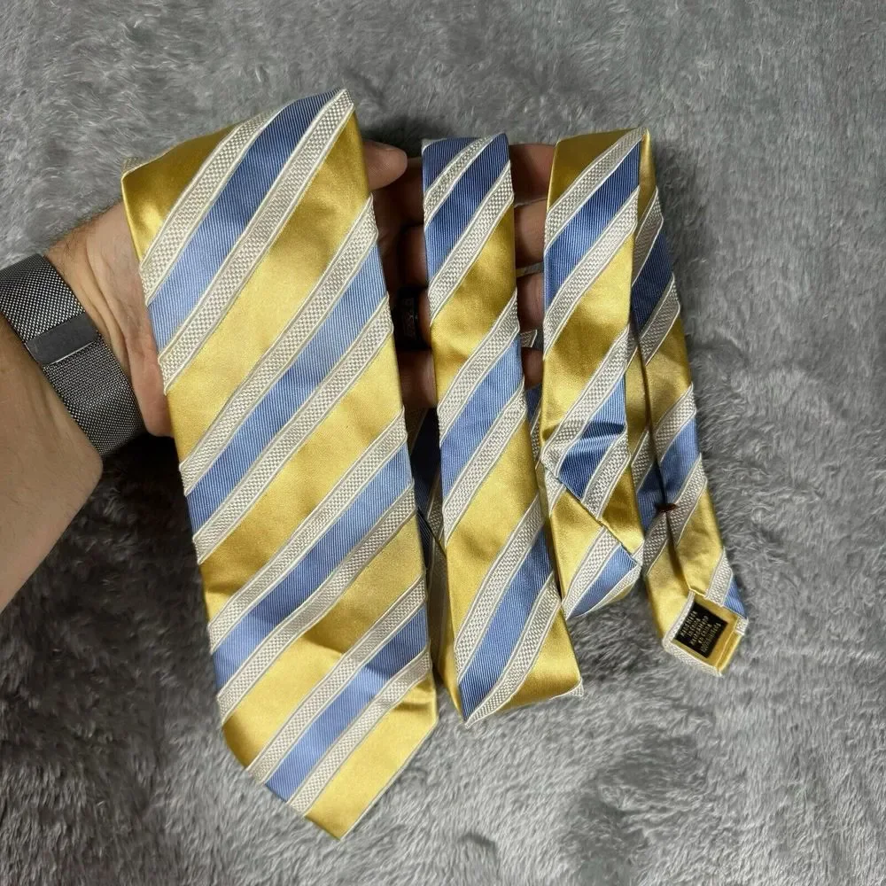DONALD J TRUMP NECKTIE SIGNATURE COLLECTION Blue Yellow Diagonal Stripe Gold Bar